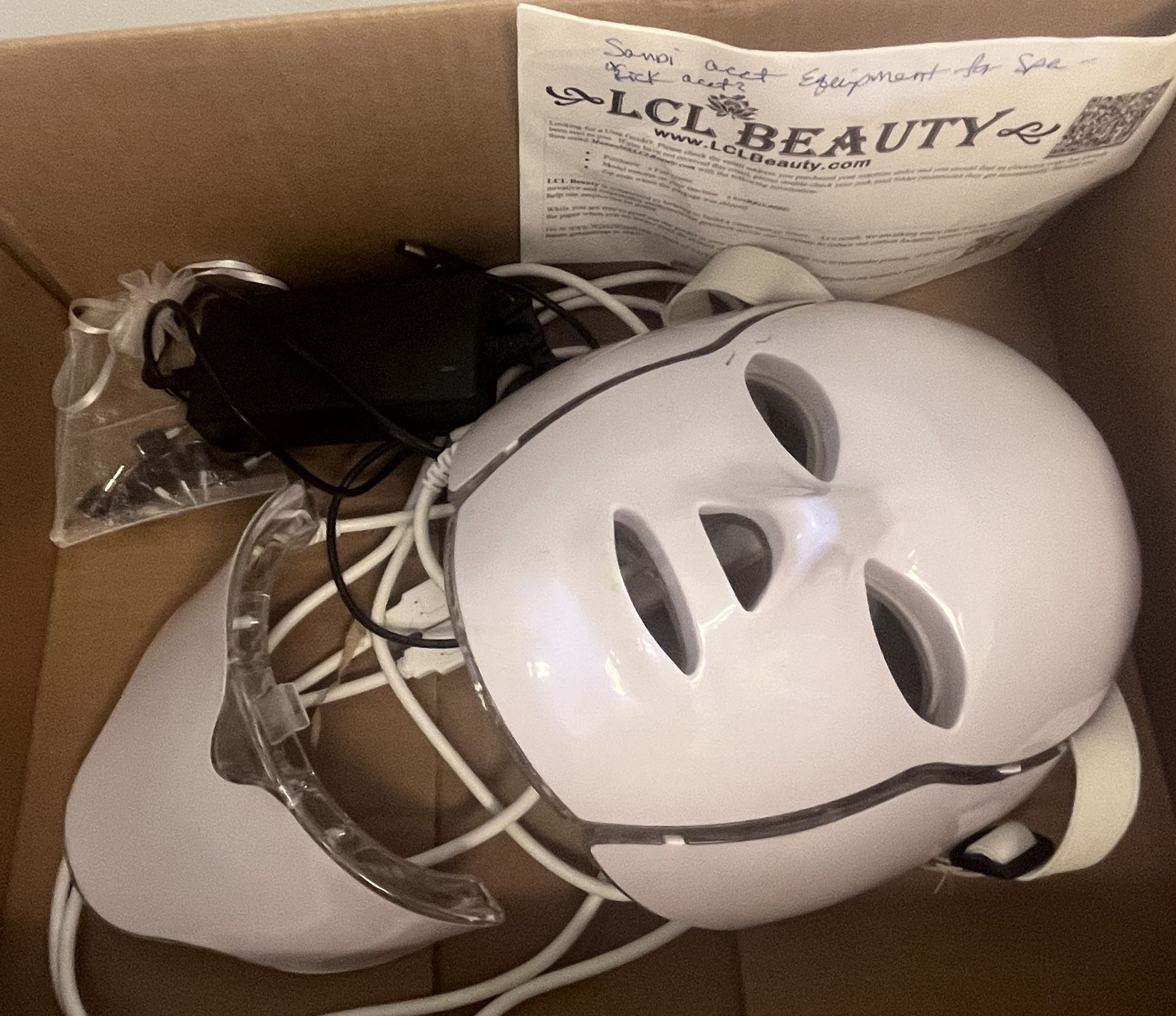 $60  Light Therapy Facial And neck Mask BRAND NEW
