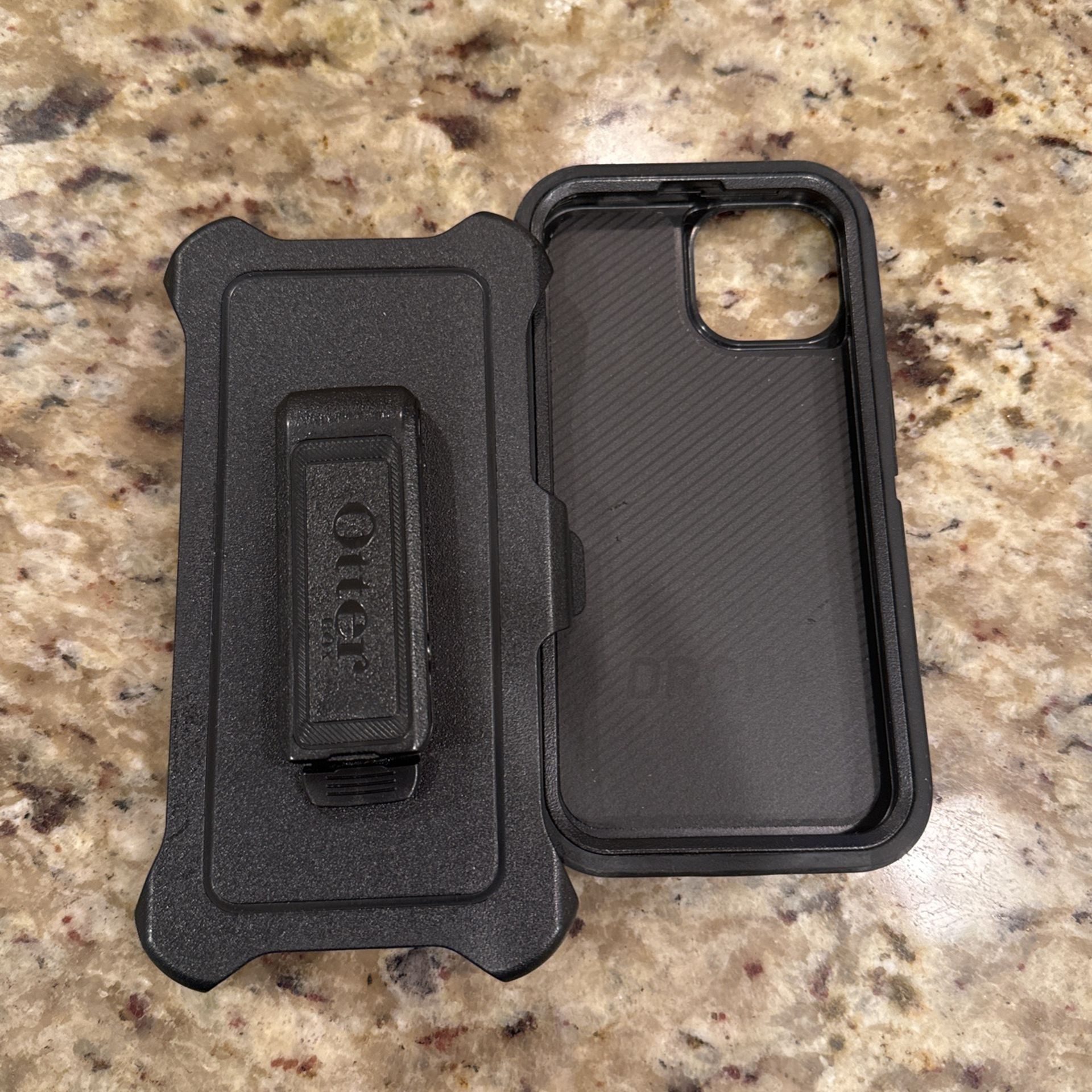 iPhone 13 OtterBox Contender 