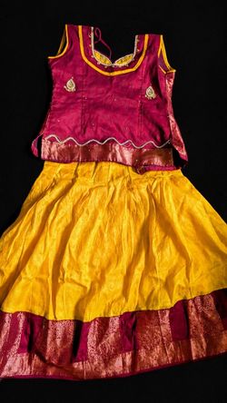 Traditional - Pattu pavadai set satai