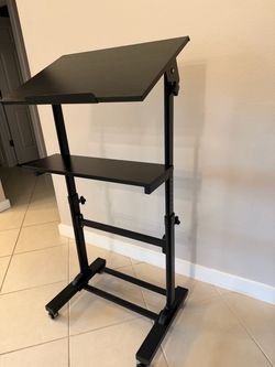 Adjustable Height Mobile Standing Desk
