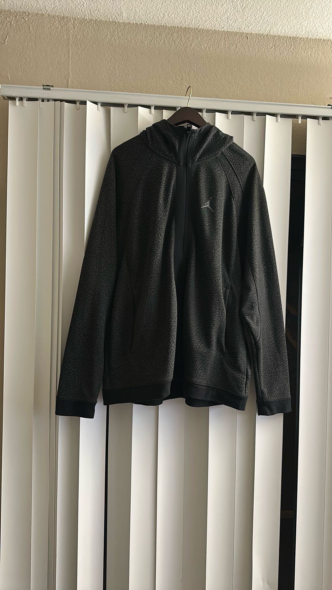 Jordan Zip sweater With Hoodie