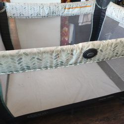 Crib Graco 