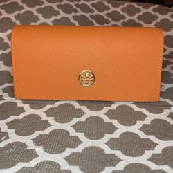 Tory Burch Eyeglass Case Medium Clam for Sale in Smyrna DE