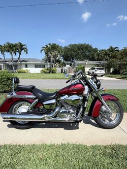 2005 Honda Shadow Aero 750 – 9,800 Miles – Clean – removable Windshield
