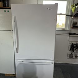 33” Whirlpool Refrigerator White
