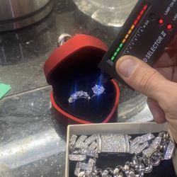 Trading Diamonds For Laptop Or iPad. Also Need A Galaxys24 Ai+