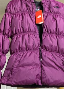 North Face Women Jacket. Beautiful purple color. Size XL but fixing to Sizes Medium and Large also