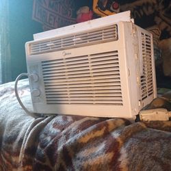 window unit air conditioner