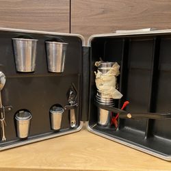 Vintage Travel, Liquor Case