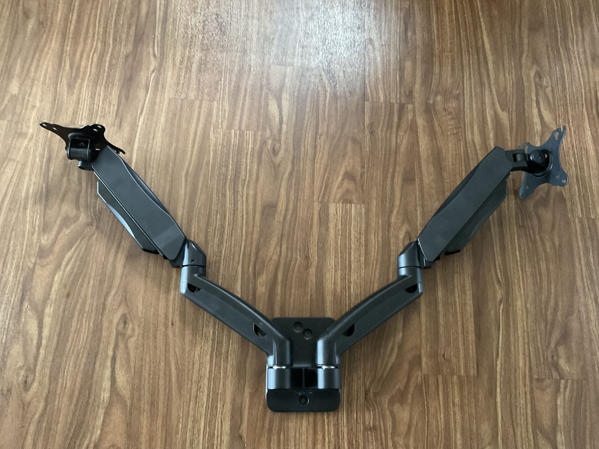 Dual Monitor Wall Mount