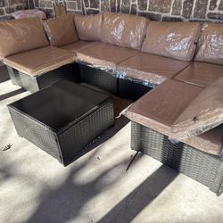New inbox patio set (we finance and deliver)($54 down,90 day no interest payment plan)