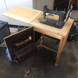 White Rotary Sewing Machine 