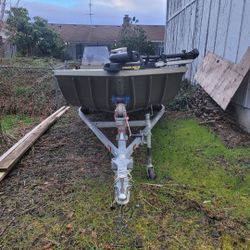 17ft Lowe Flat Bottom