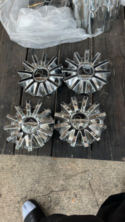 Phino chrome hubcaps