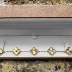 Van Cleef & Arpels-Inspired Bracelet – 18K Gold (12g)