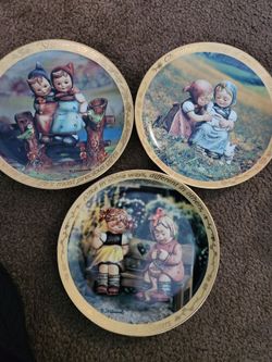 3 pk M.J. Hummel collector plates from the "Little Companions" series
