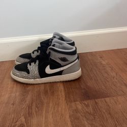 Air Jordan 1 Mid Elaphent Printt