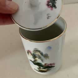 Vintage Asian Style Cathay Porcelain Gold Trim Covered Teacup with Lid