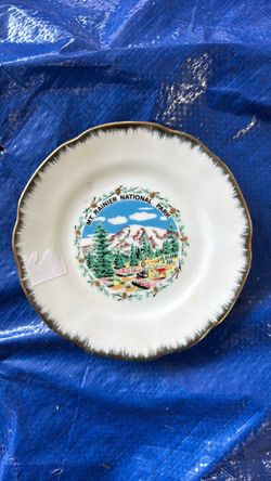 Souvenir plate of Mount Rainier