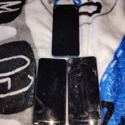 3 Moto G Plays (FOR PARTS OR GET SCREENS FIXED AND USE AS A PHONE EITHER WAY)
