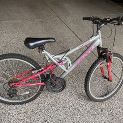 Girls 18 Speed Bike