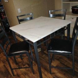 Dining Room Table & 4 Chairs