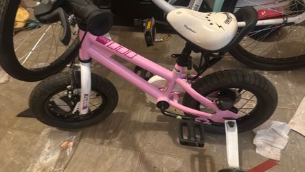 Estoy vendiendo estas dos bicicletas para mamá y hijo $200 o mejor oferta por las dos