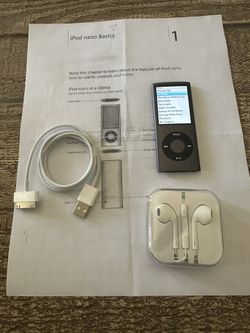 Apple iPod Nano 4th Generation 8gb Graphite With New Accessories 