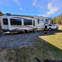 2013 36 Ft. Forest River Columbus Palomino 5th Wheel 