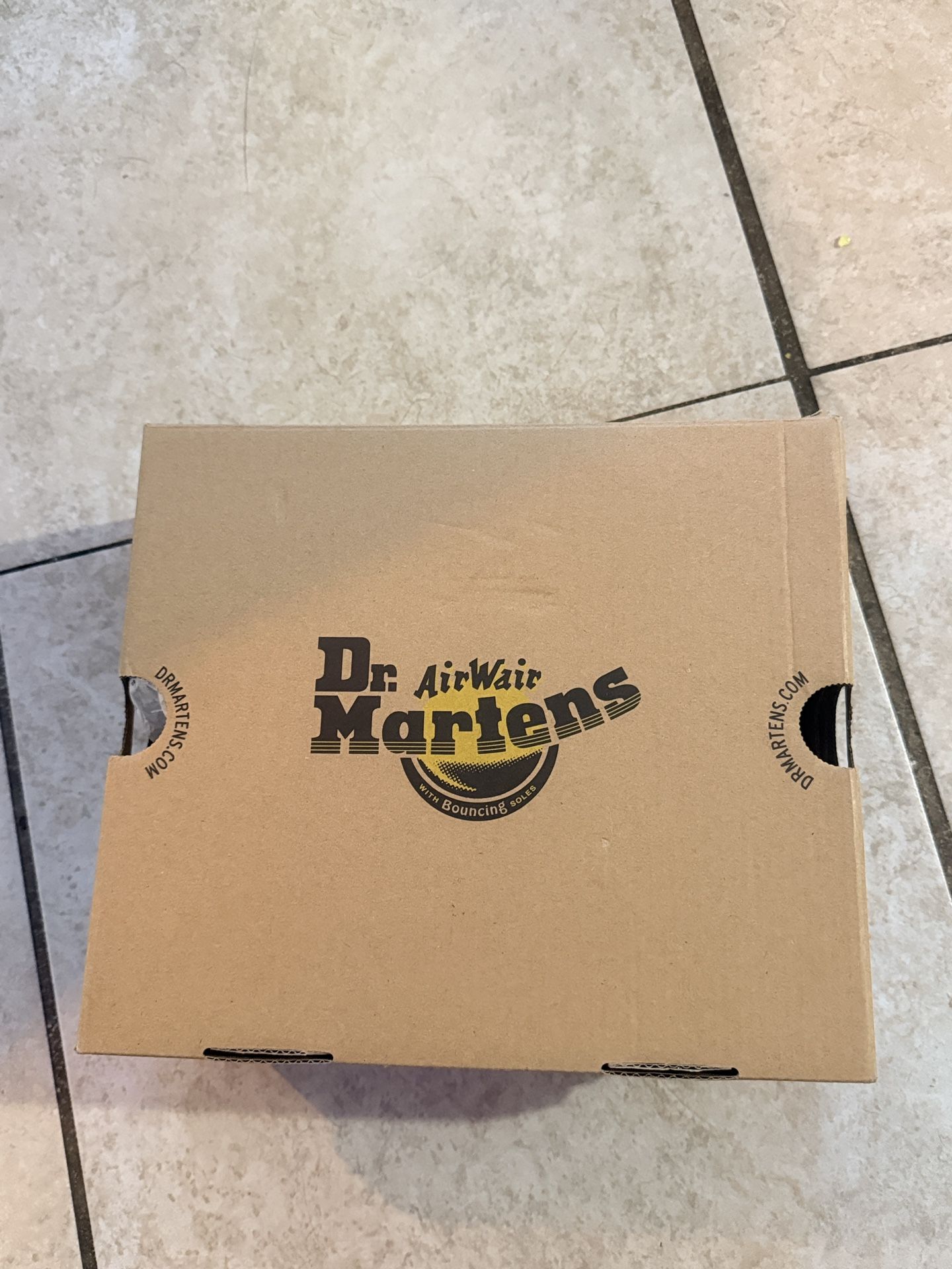 DR MARTENS BOOTS