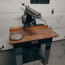 Black And Decker Heavy Duty Radial Arm Saw