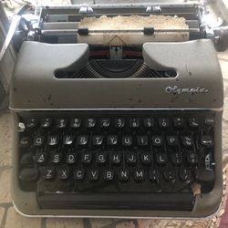 Antique 1950s Olympia Type Writer With Case