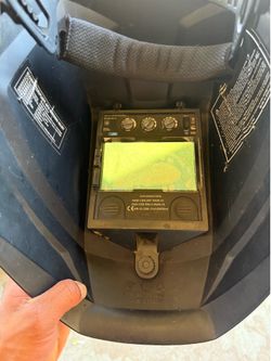 Welding helmet