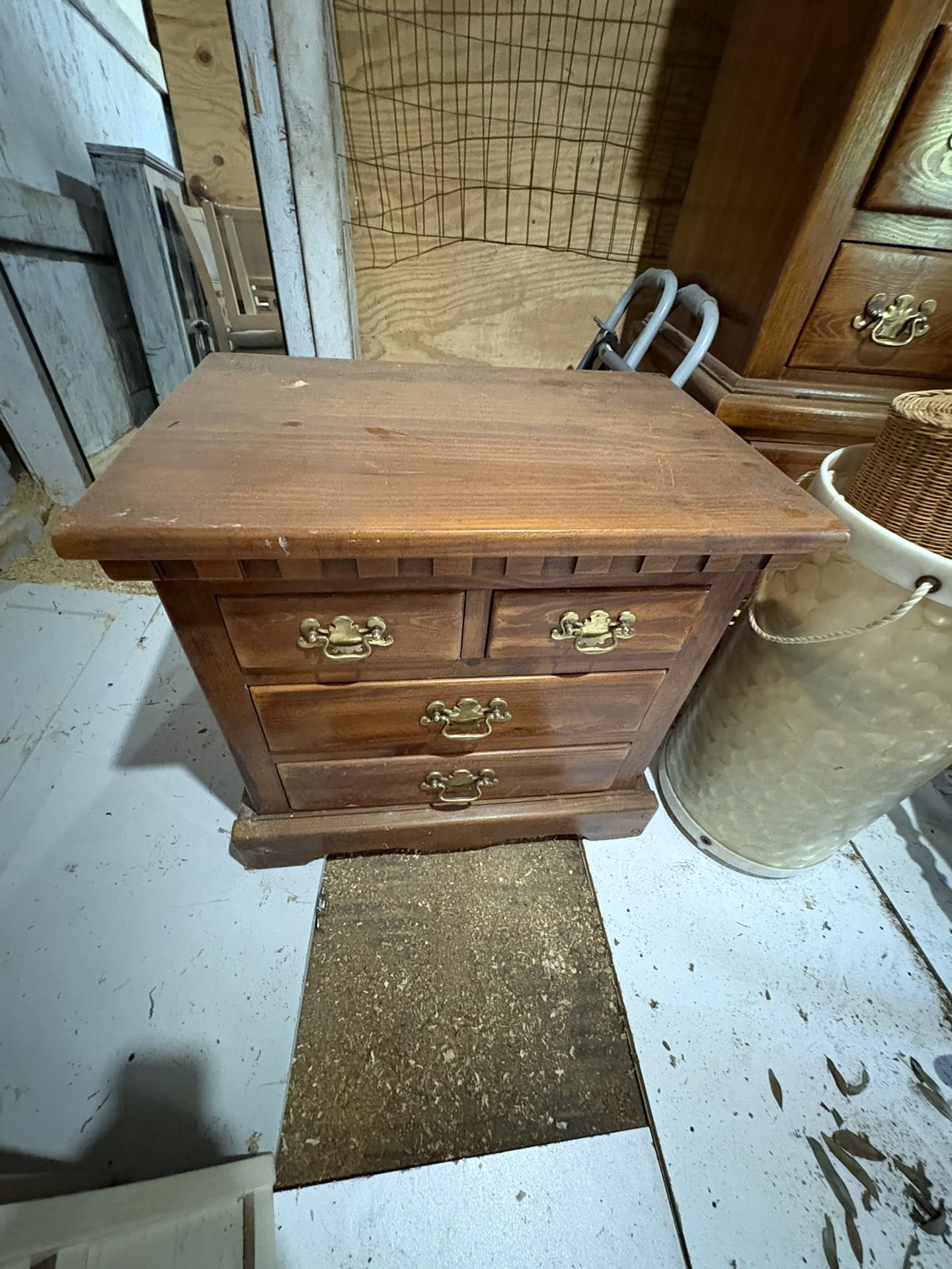 Link-Taylor Colonial Pine Nightstand