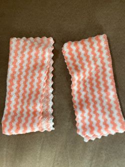 Pink & White Soft Zig Zag Hand Towels