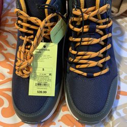 Size 5 Children’s Shoes ( Sells For $39.99 Selling For $20.00