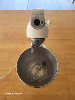 Vintage KitchenAid Stand Mixer with Bowl and Whisk- powers up.