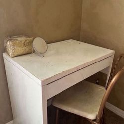 Vanity Makeup Desk With Chair 
