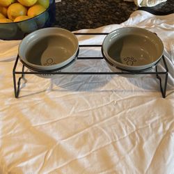 Elevated Dog Food Bowl