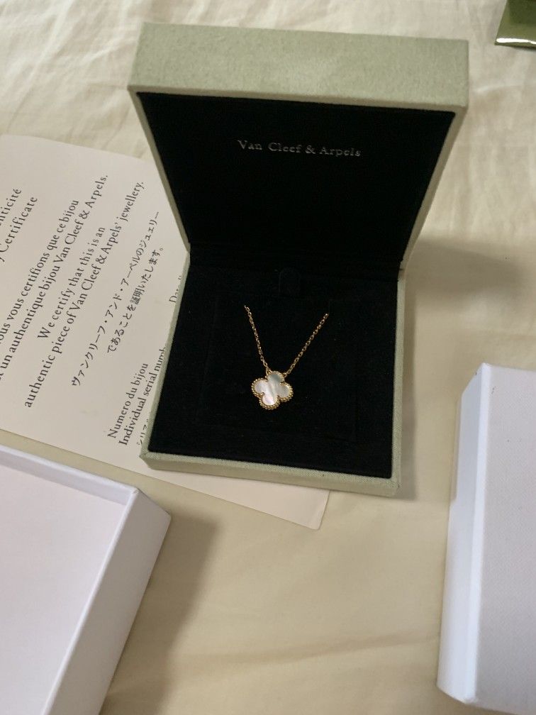 Van Cleef & Arpels Gold Plated Necklace – Brand New, Elegant Style