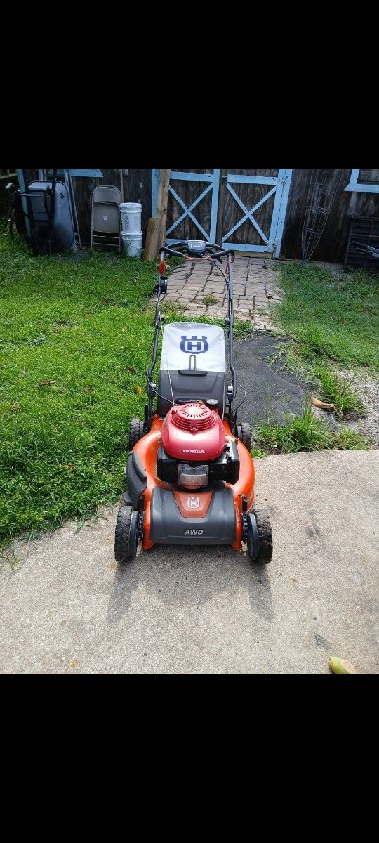 Honda Lawn Mower Self Propled 180 Cash Takes It