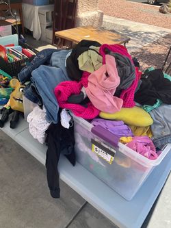 Kids Girls Clothes BIG LOT of jeans, t-shirts, dresses, etc