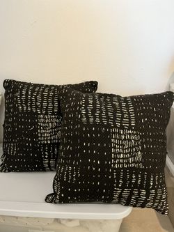 2 Decorative Pillow Black