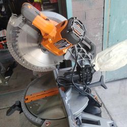 New Ridgid 12 in dual bevel miter saw no box
