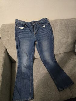 Old Navy  32 x  32 Boot Cut Men Jean  $10 Pickup In Edinburg 