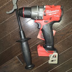 
Milwaukee
M18 FUEL 18V Lithium-Ion Brushless Cordless 1/2 in. Hammer Drill/Driver (Tool-Only)