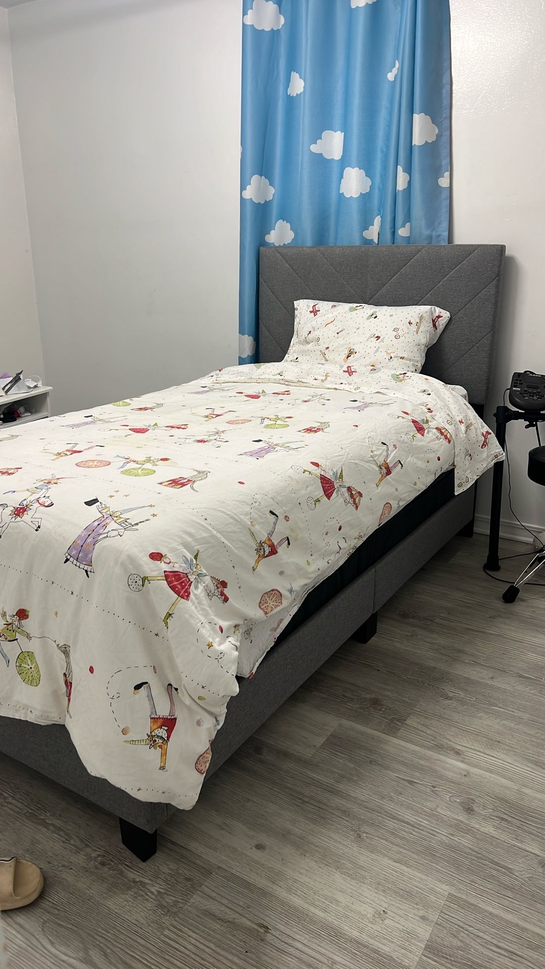 Twin Bed