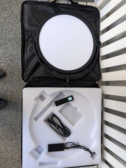 Neewer 18" Bi-Color LED Flapjack Light (70W) — Excellent Condition, Full Kit