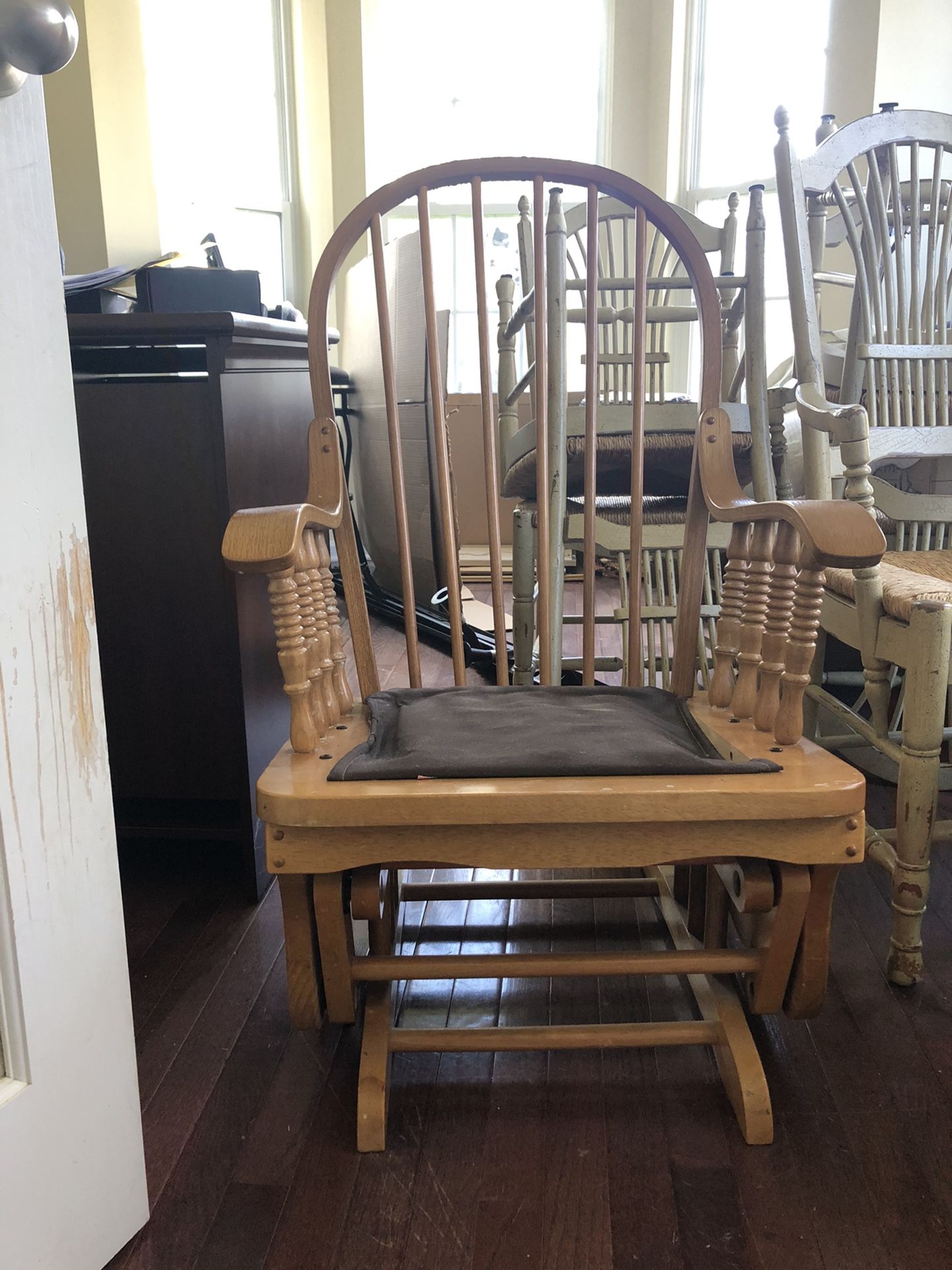 LARGE ROCKING CHAIR