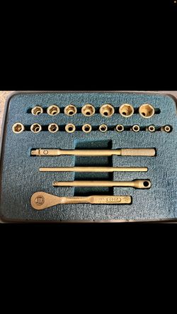 Ampco Safety Tools Ratchet Socket Set